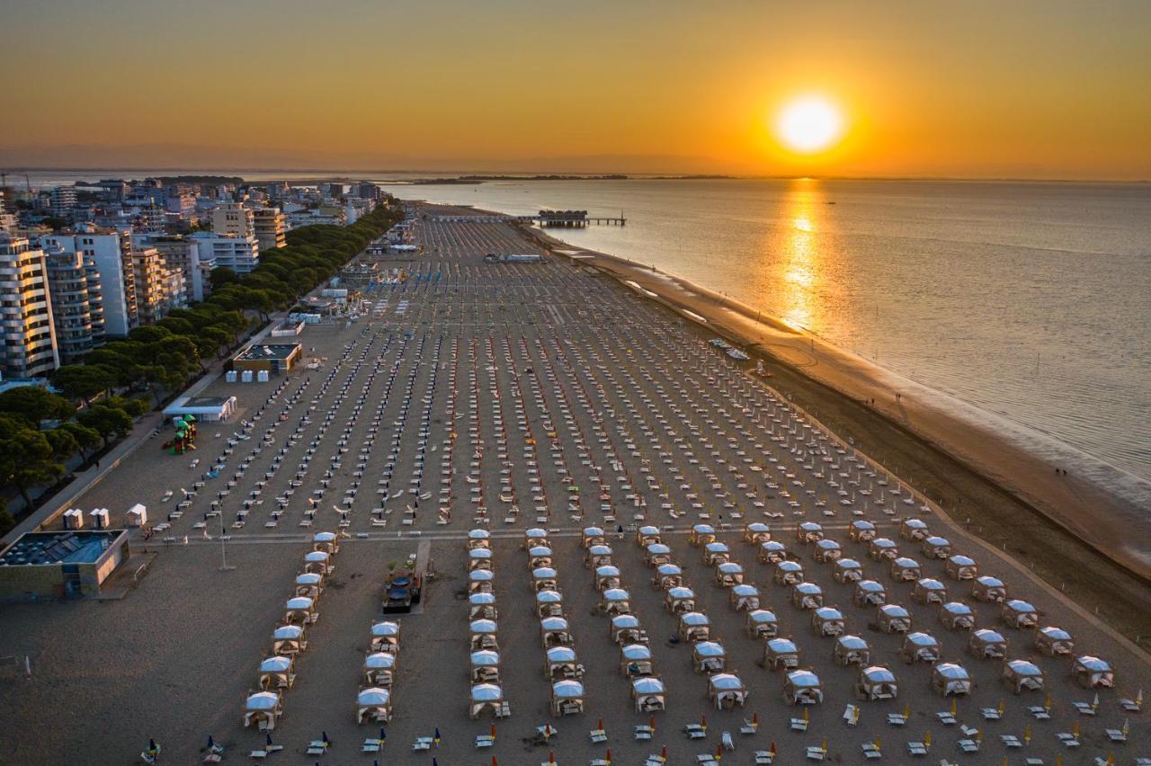 Residenza Marco Polo Apartment Lignano Sabbiadoro Exterior photo